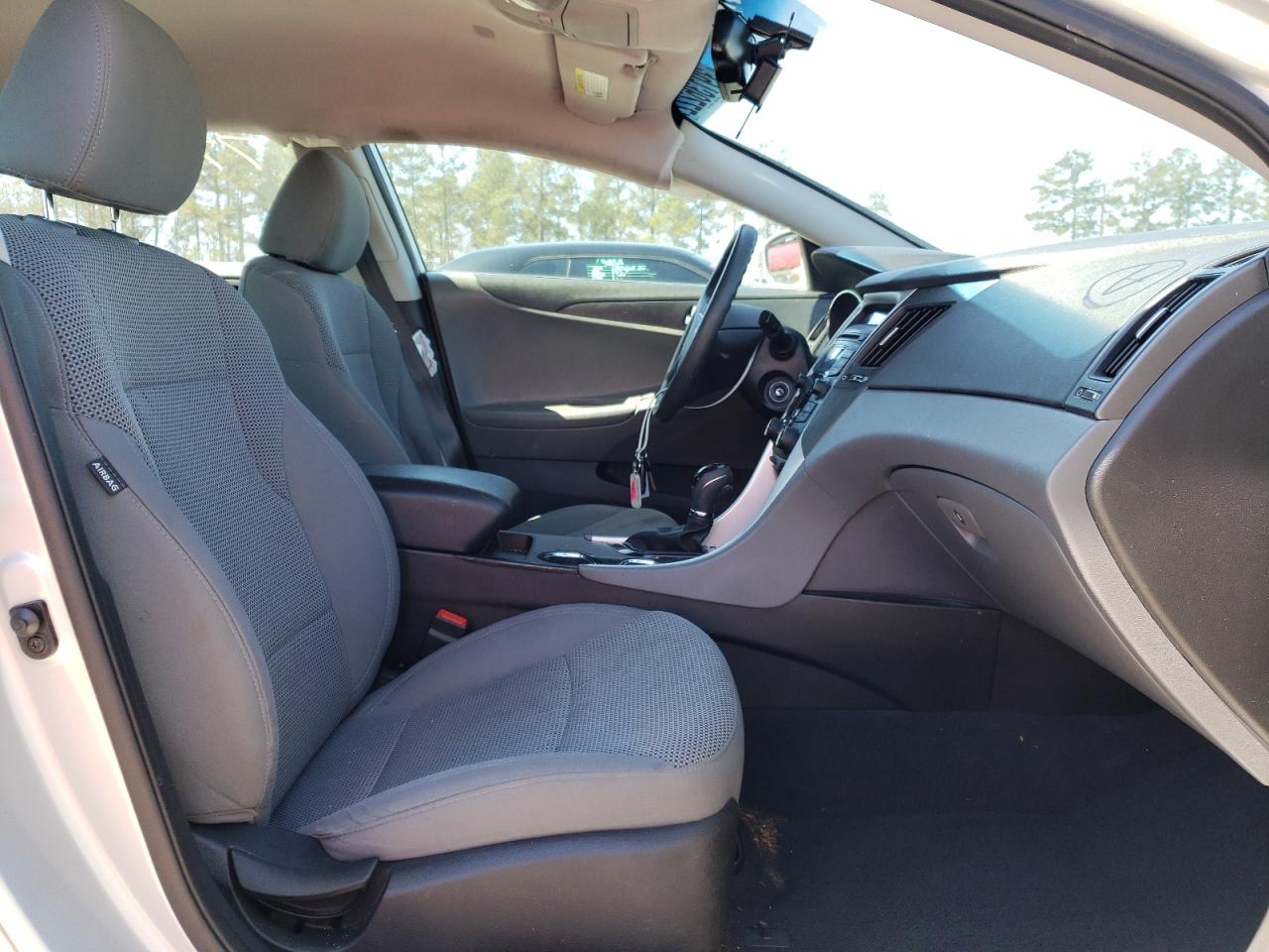 Photo 5 from auction – 2013 HYUNDAI SONATA GLS with VIN 5NPEB4AC4DH611349
