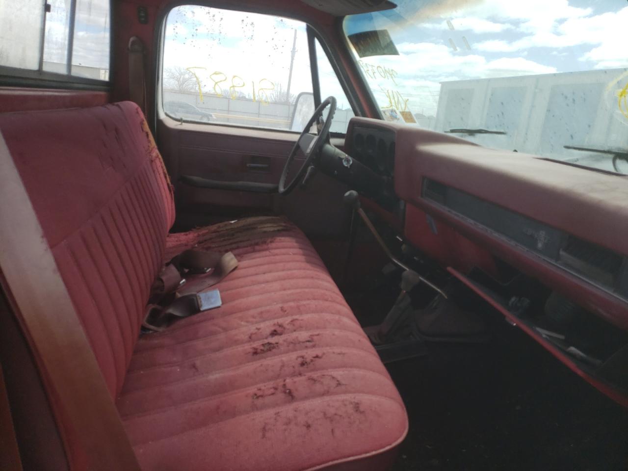 Photo 5 from auction – 1987 CHEVROLET V20 with VIN 1GCEV24K2HF340337