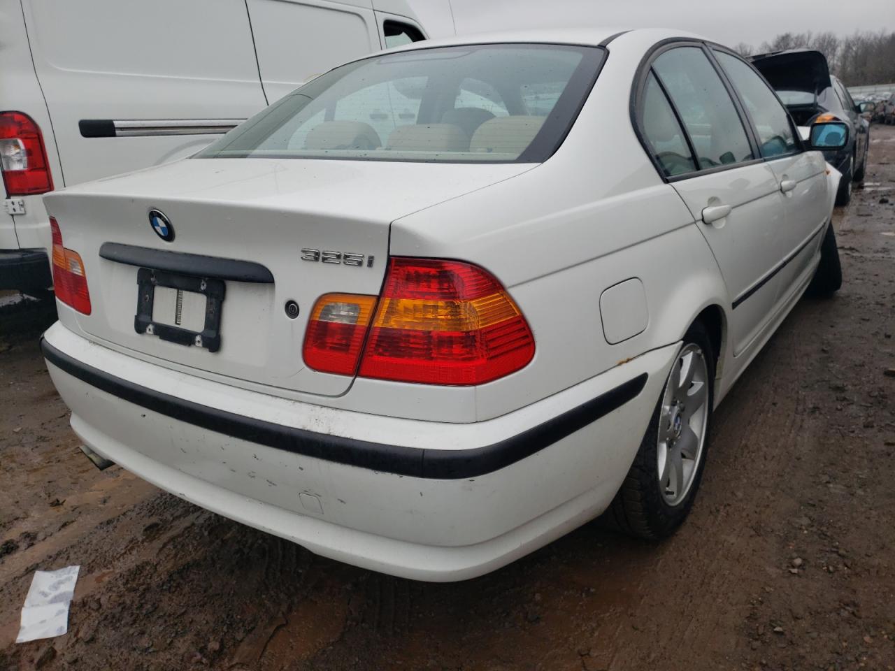 Photo 4 from auction – 2005 BMW 325 I with VIN WBAEV33425KW17108