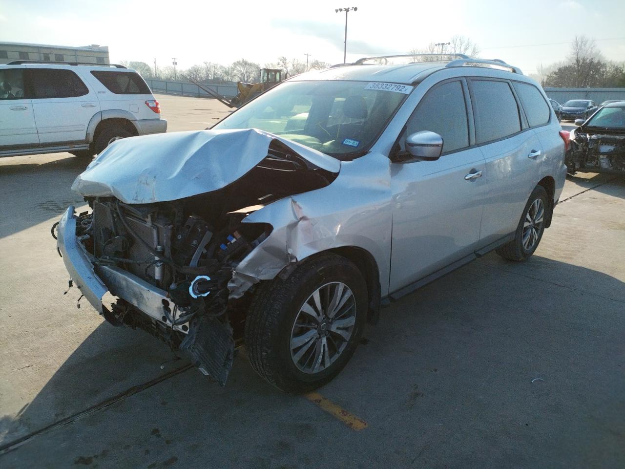 Photo 2 from auction – 2019 NISSAN PATHFINDER with VIN 5N1DR2MN7KC595452