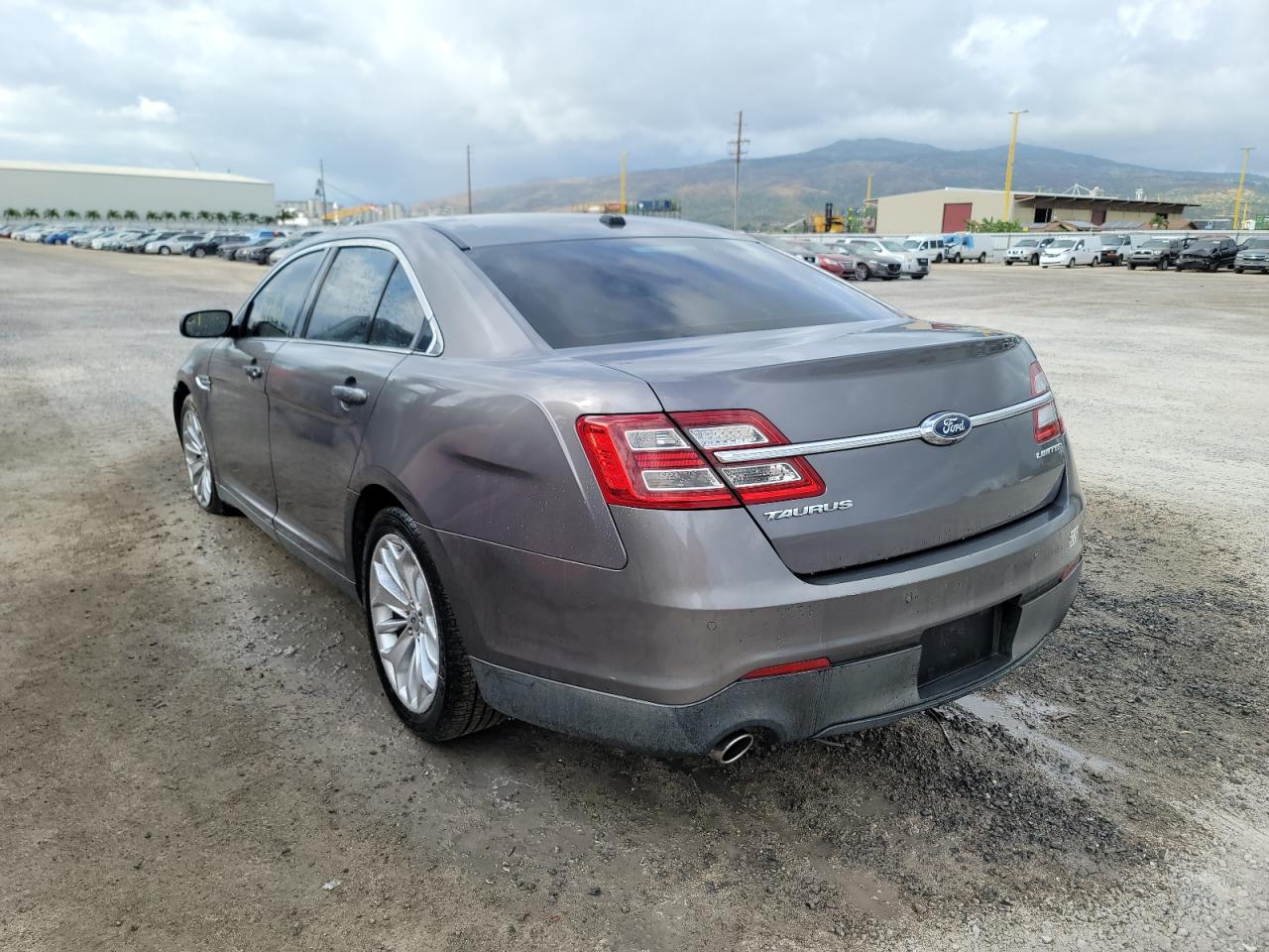 Photo 3 from auction – 2013 FORD TAURUS LIM with VIN 1FAHP2F85DG191280