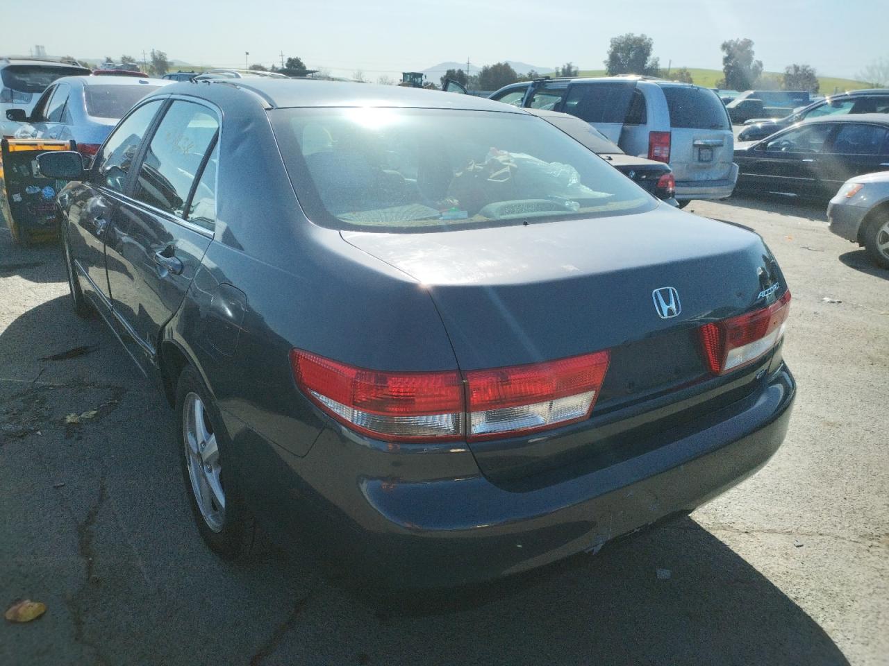 Photo 3 from auction – 2004 HONDA ACCORD with VIN 1HGCM557X4A129336