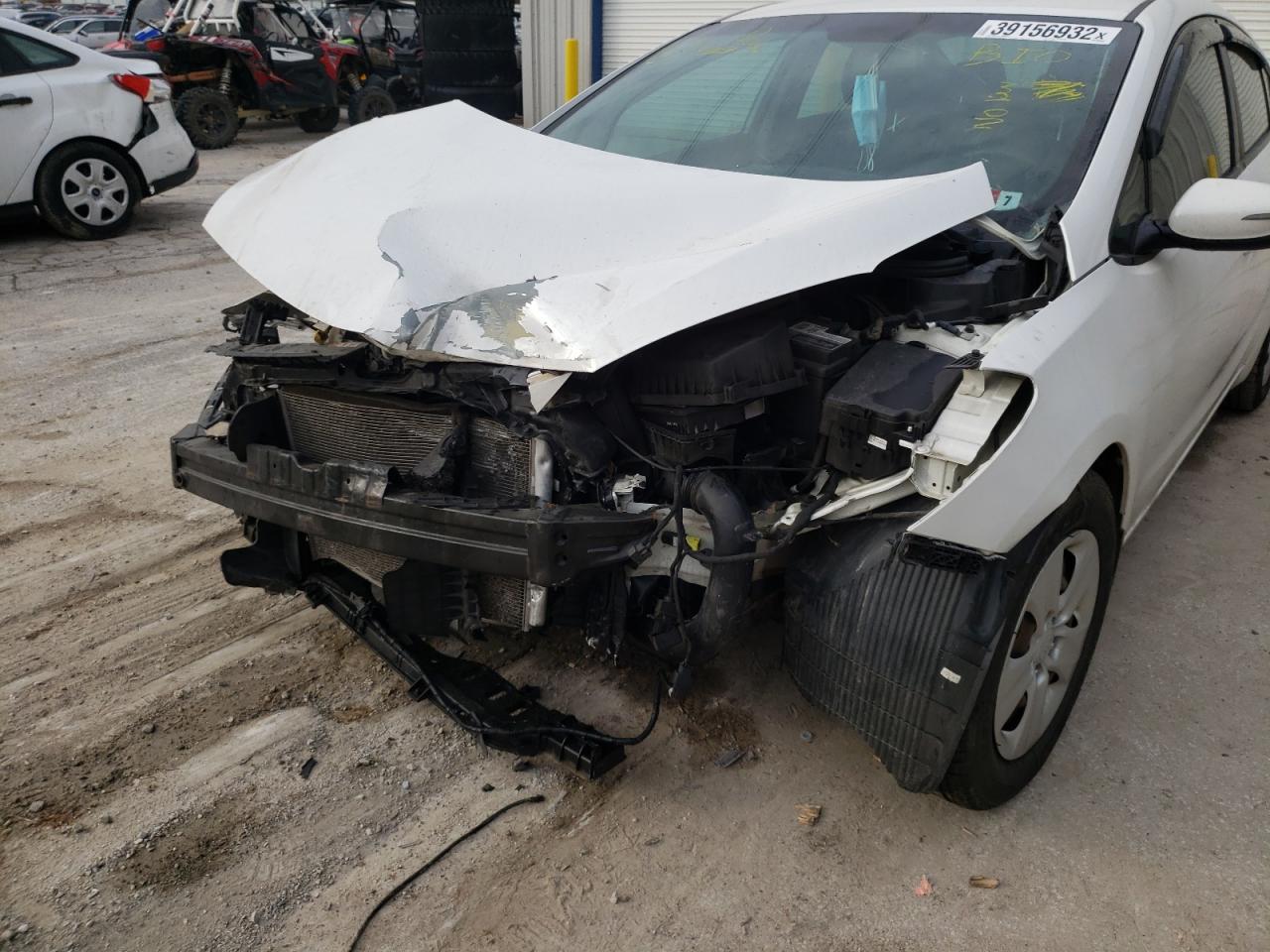 Photo 9 from auction – 2015 KIA FORTE LX with VIN KNAFX4A67F5302409