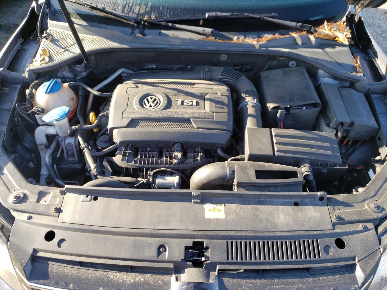 Photo 7 from auction – 2015 VOLKSWAGEN PASSAT S with VIN 1VWAT7A33FC002570