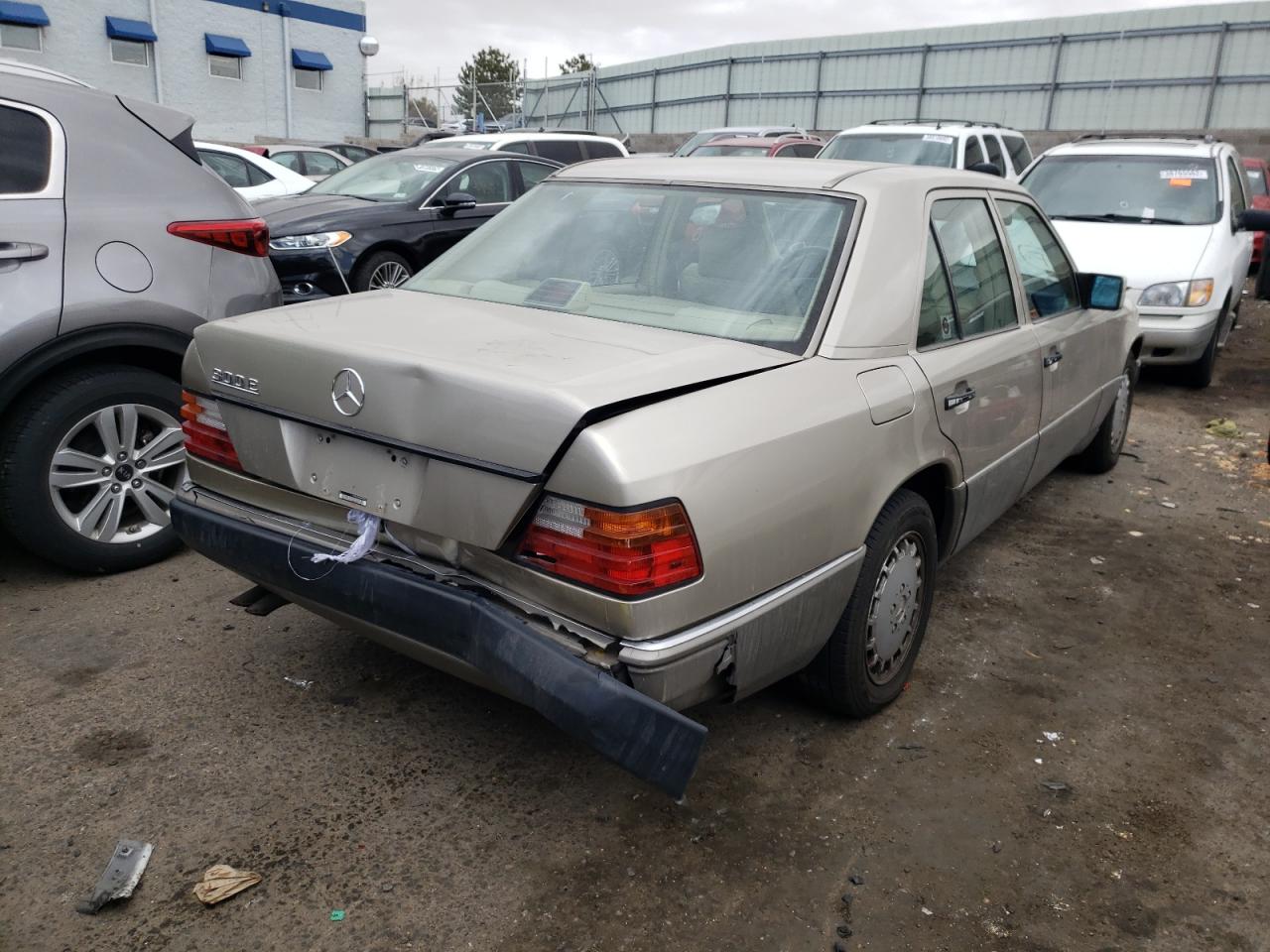 Photo 9 from auction – 1991 MERCEDES-BENZ 300 E with VIN WDBEA30E2MB498775
