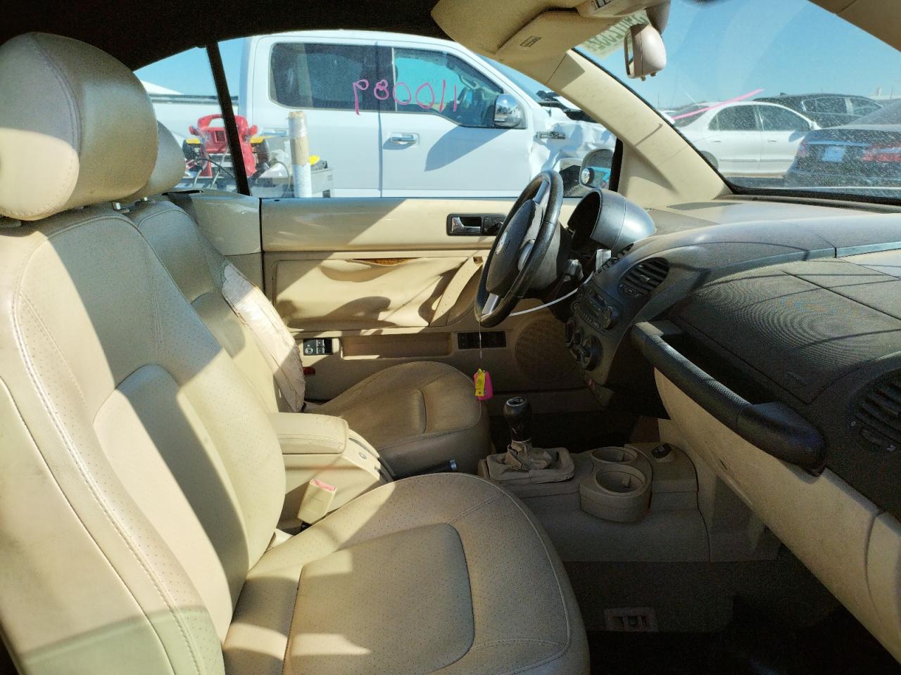 Photo 5 from auction – 2004 VOLKSWAGEN NEW BEETLE with VIN 3VWCD21Y44M302117