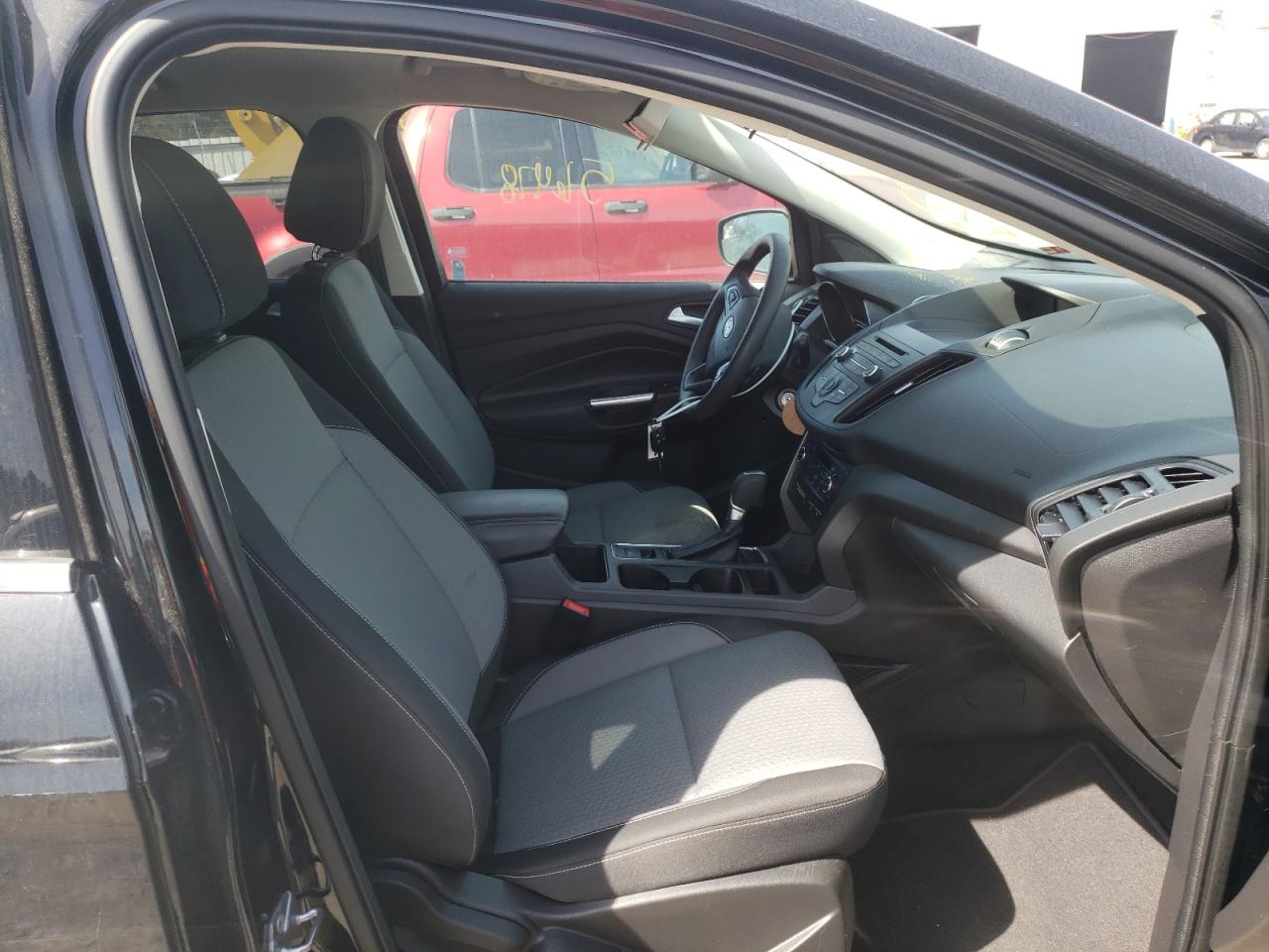 Photo 5 from auction – 2017 FORD ESCAPE SE with VIN 1FMCU0GD0HUE64156