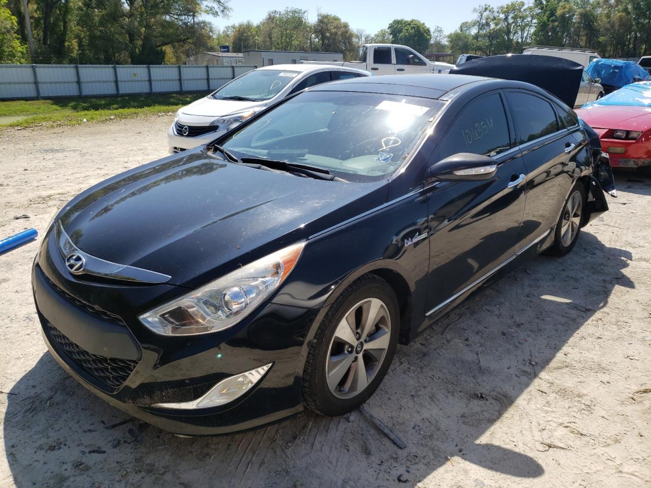 Photo 2 from auction – 2012 HYUNDAI SONATA HYB with VIN KMHEC4A44CA055082