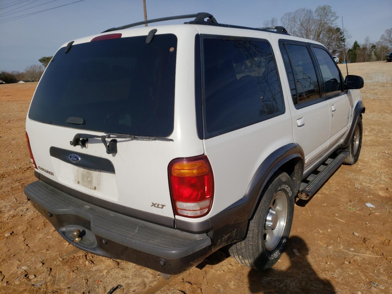 Photo 4 from auction – 2000 FORD EXPLORER X with VIN 1FMZU83P8YZB99532