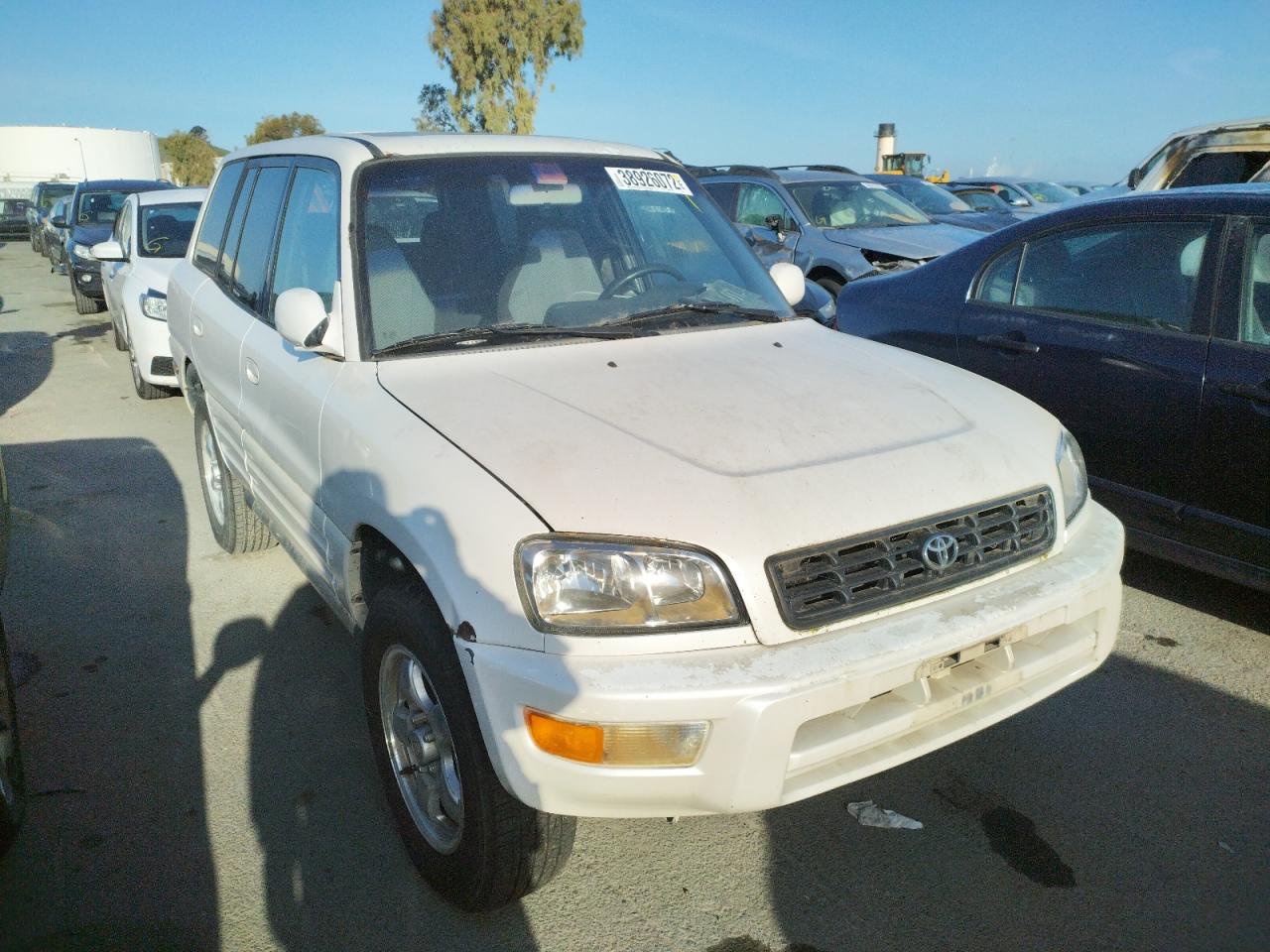 TOYOTA RAV4 1999 with VIN JT3HP10V2X7147068 - Photo from auction