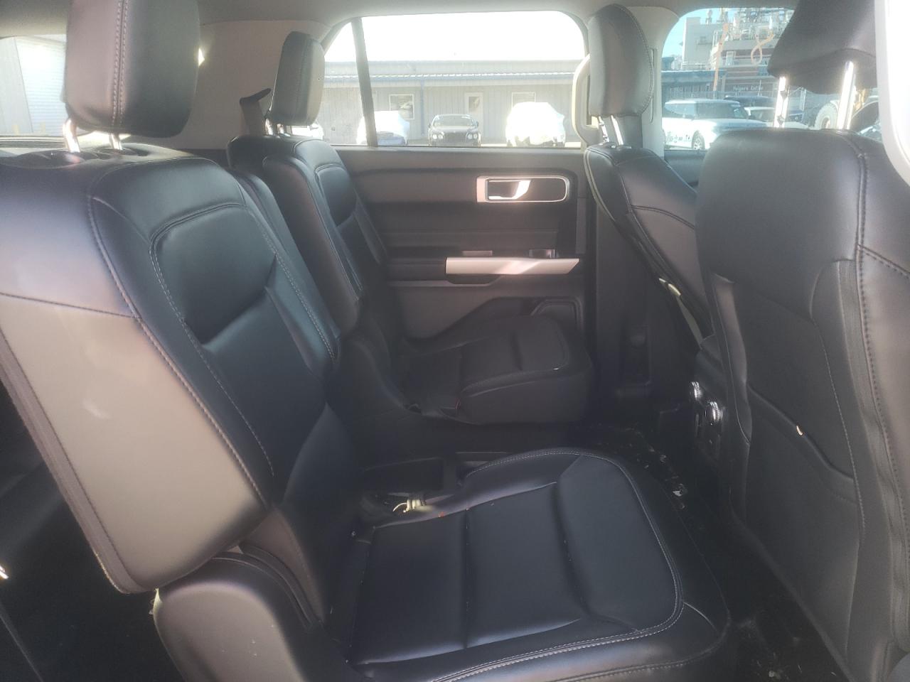 Photo 6 from auction – 2021 FORD EXPLORER X with VIN 1FMSK7DH2MGB86600