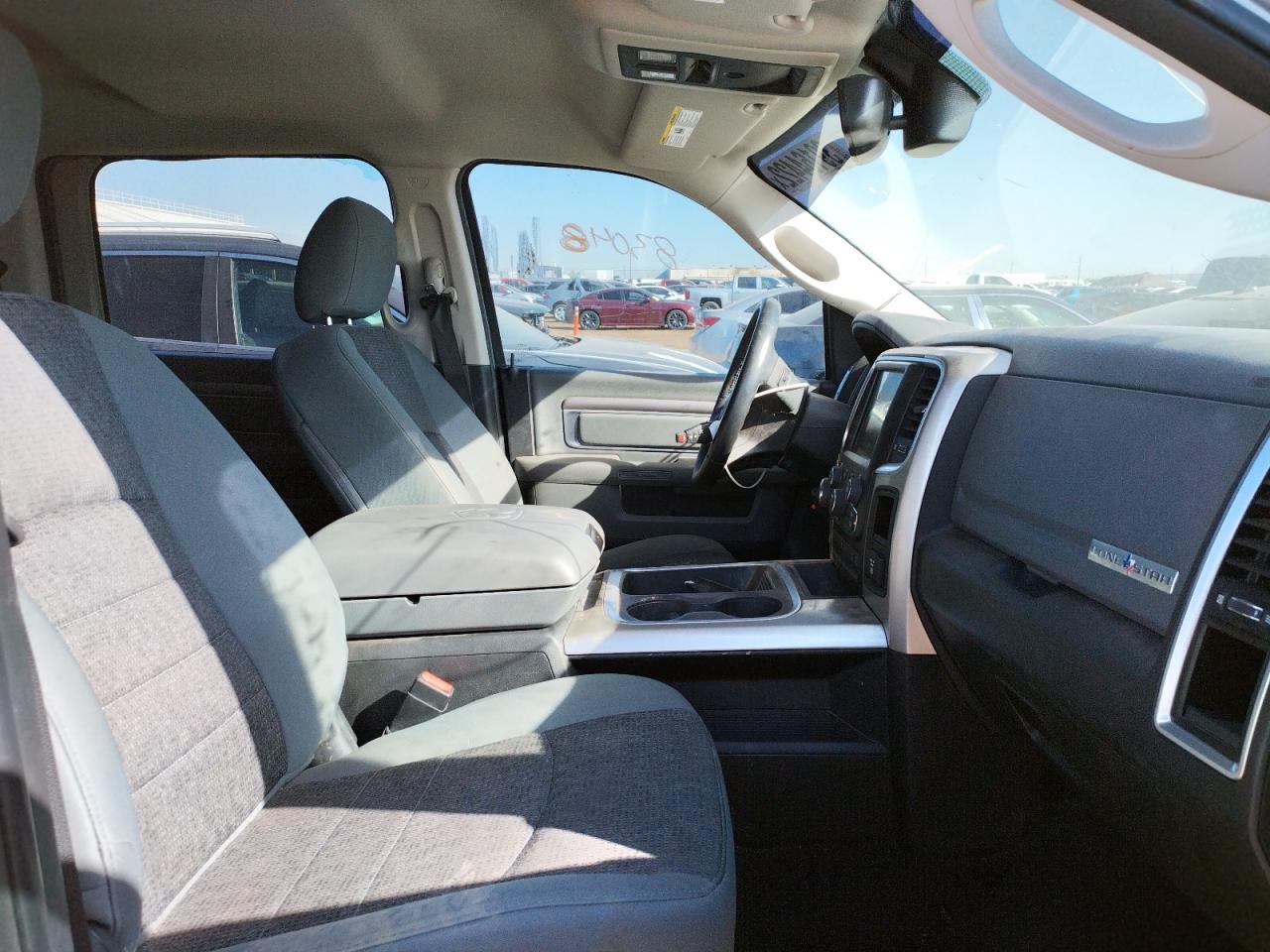 Фото 5 с аукциона – 2016 RAM 1500 SLT с VIN 3C6RR6LT9GG343666