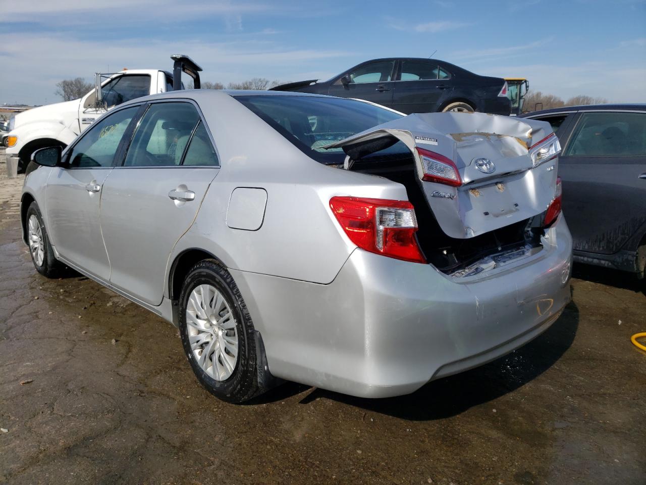 Photo 3 from auction – 2014 TOYOTA CAMRY L with VIN 4T4BF1FK4ER355275