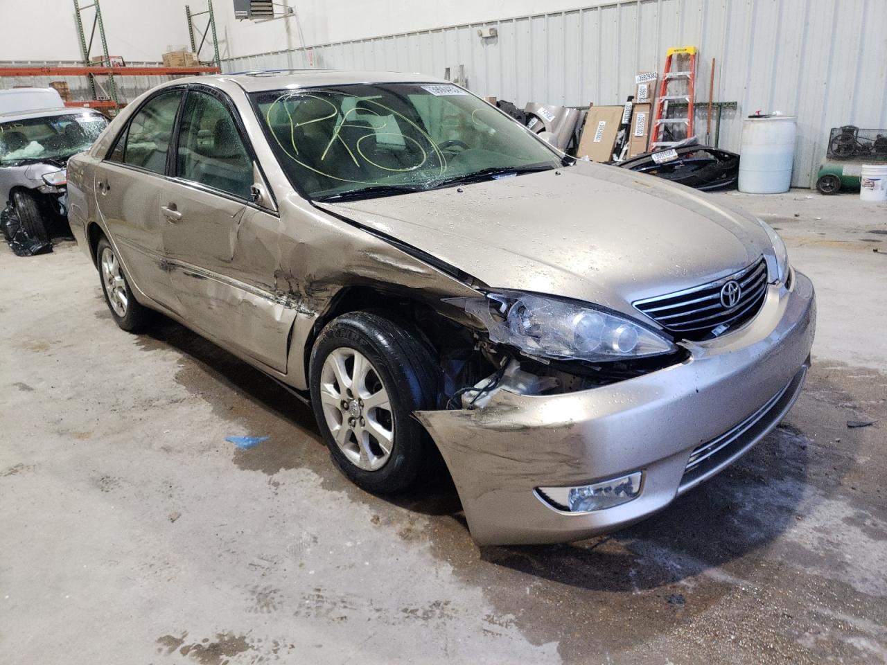 TOYOTA CAMRY LE 2005 with VIN 4T1BF32KX5U605906 - Photo from auction