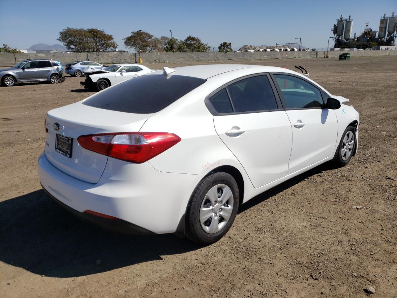 Photo 4 from auction – 2016 KIA FORTE LX with VIN KNAFK4A65G5595095