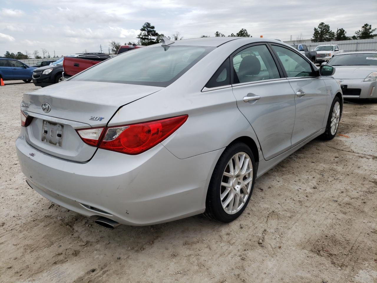 Photo 4 from auction – 2011 HYUNDAI SONATA SE with VIN 5NPEC4AB7BH272006