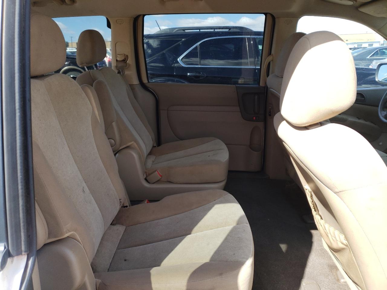 Photo 6 from auction – 2011 KIA SEDONA LX with VIN KNDMG4C70B6375156