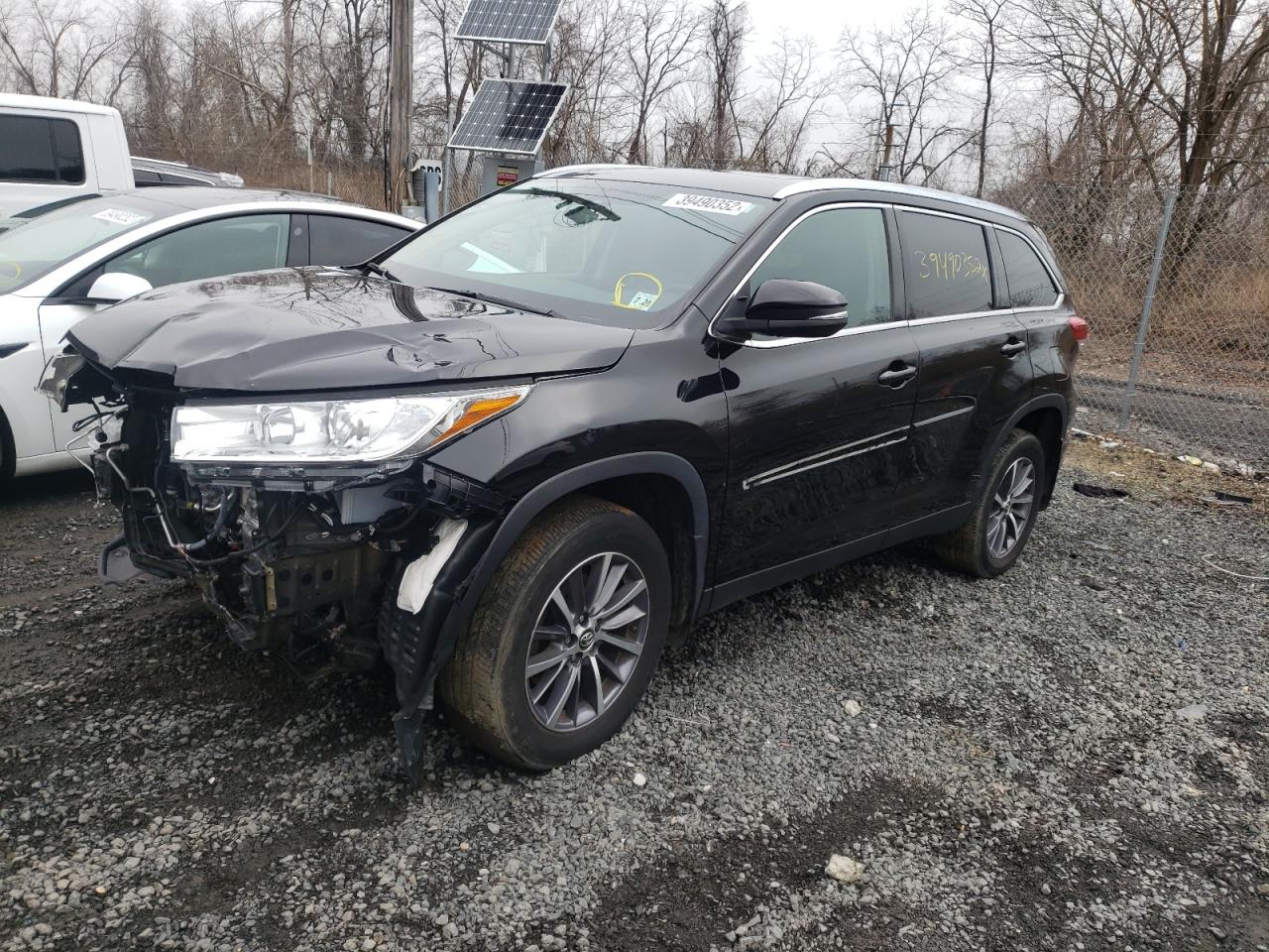 Photo 2 from auction – 2019 TOYOTA HIGHLANDER with VIN 5TDJZRFH0KS708468