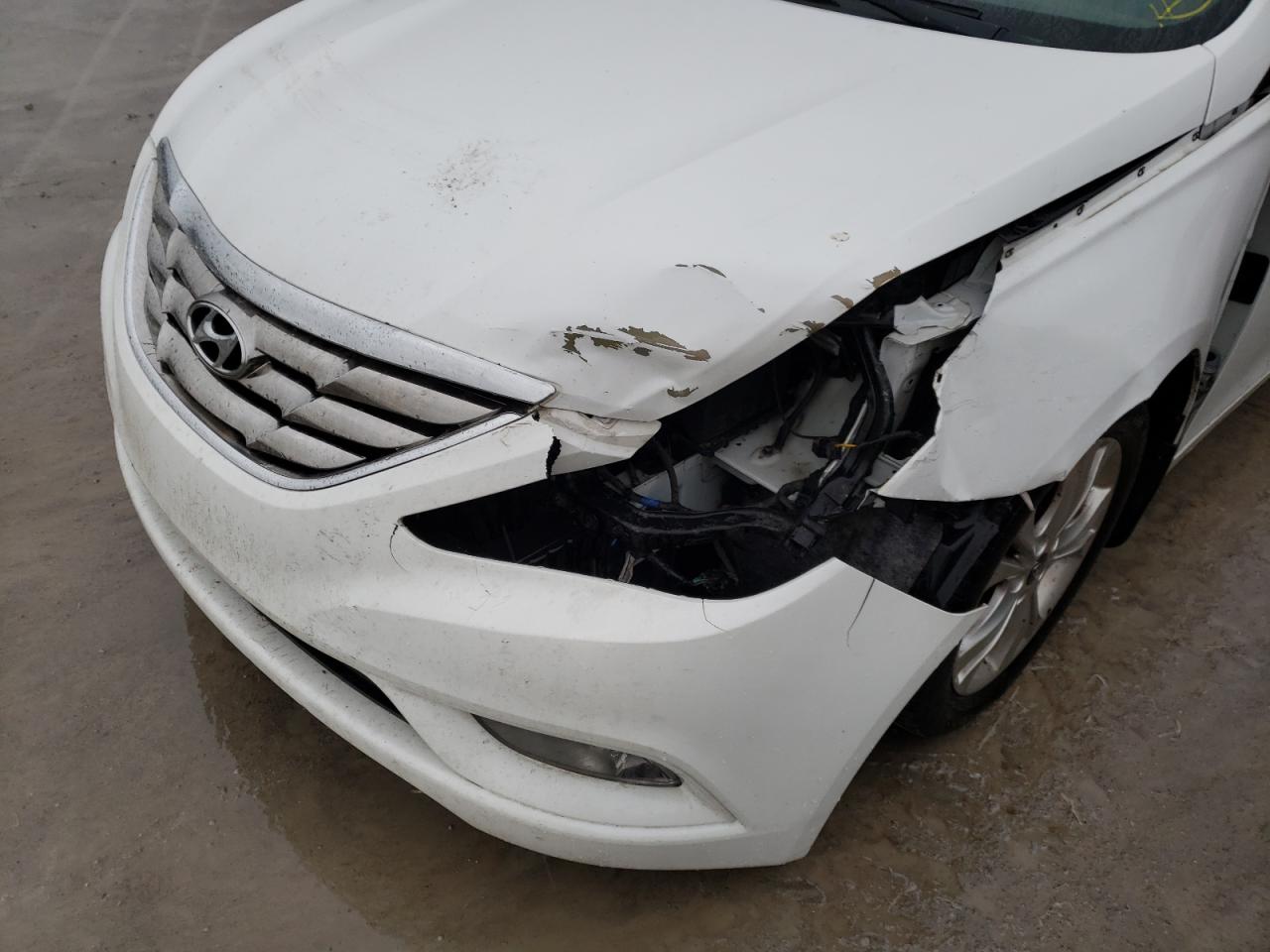 Photo 9 from auction – 2013 HYUNDAI SONATA SE with VIN 5NPEC4AC7DH665161