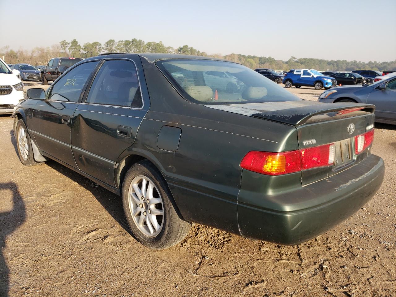 Photo 3 from auction – 2000 TOYOTA CAMRY LE with VIN 4T1BF28K9YU938782