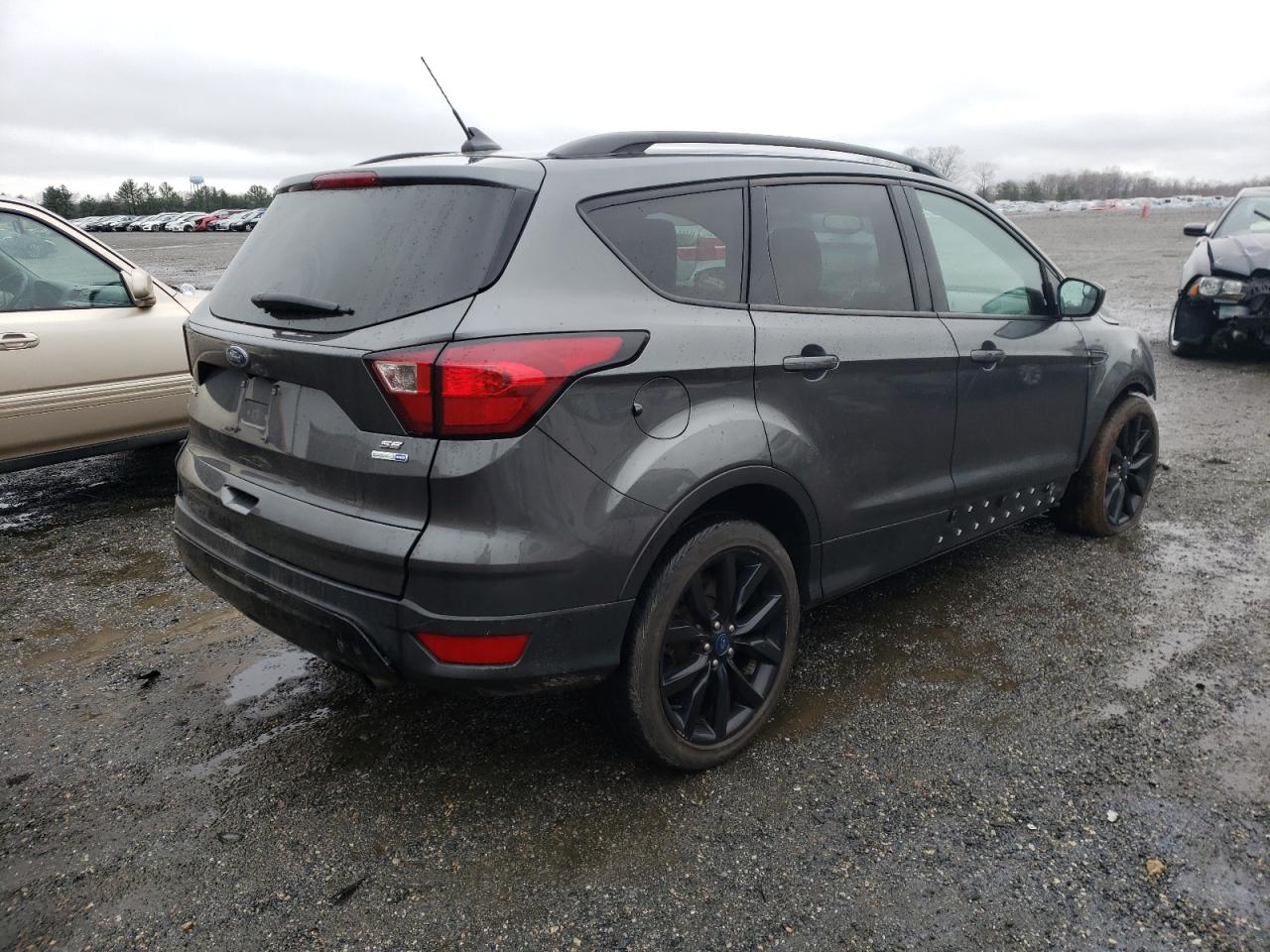 Photo 4 from auction – 2019 FORD ESCAPE SE with VIN 1FMCU9GD8KUA75468
