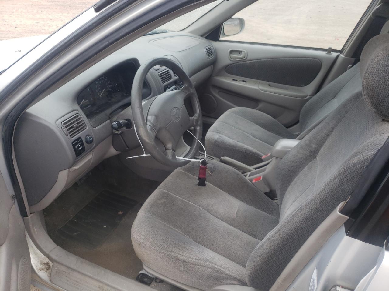 Photo 5 from auction – 2002 TOYOTA COROLLA CE with VIN 2T1BR12E12C572829