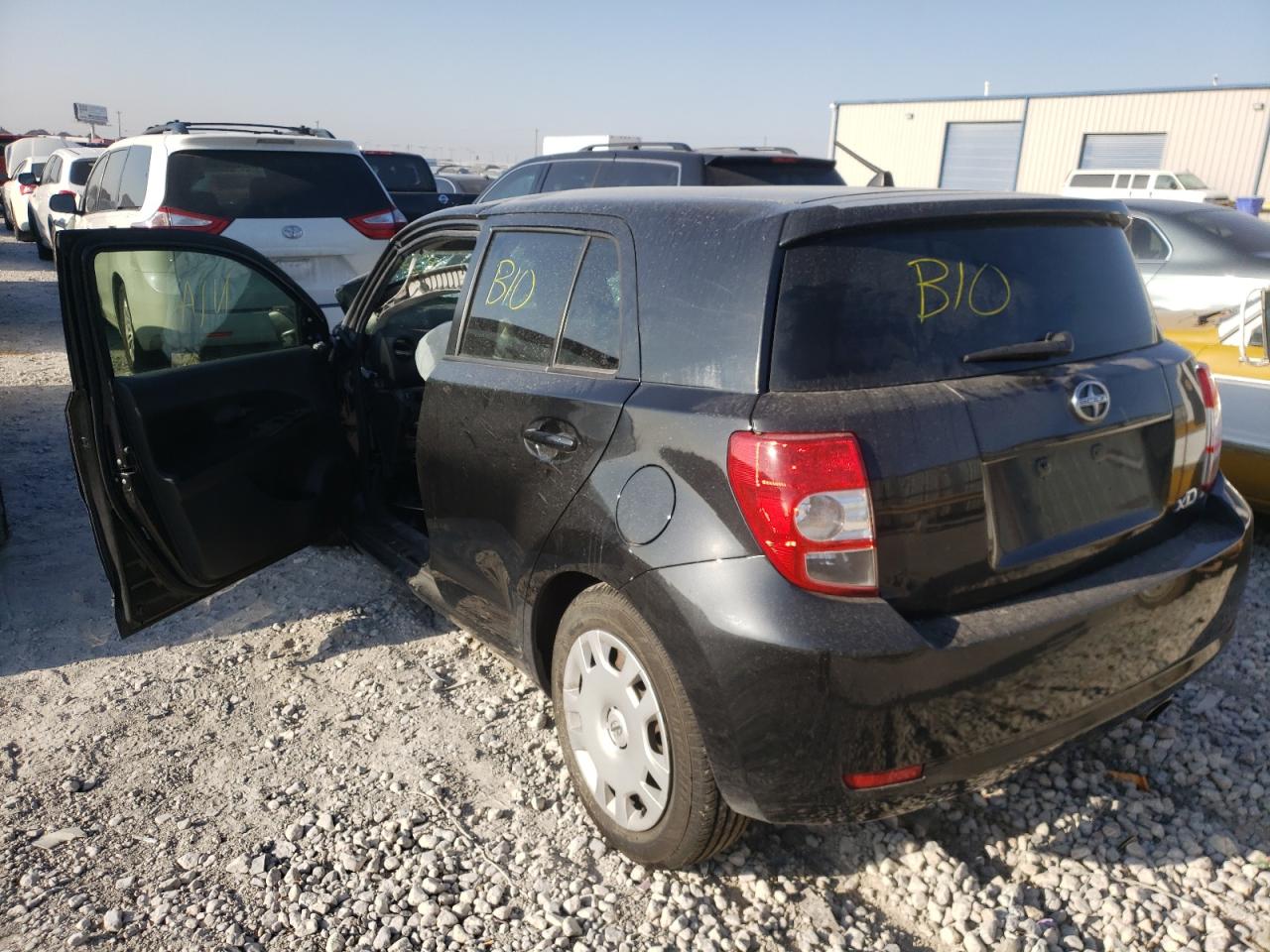 Photo 3 from auction – 2010 TOYOTA SCION XD with VIN JTKKU4B46A1004708