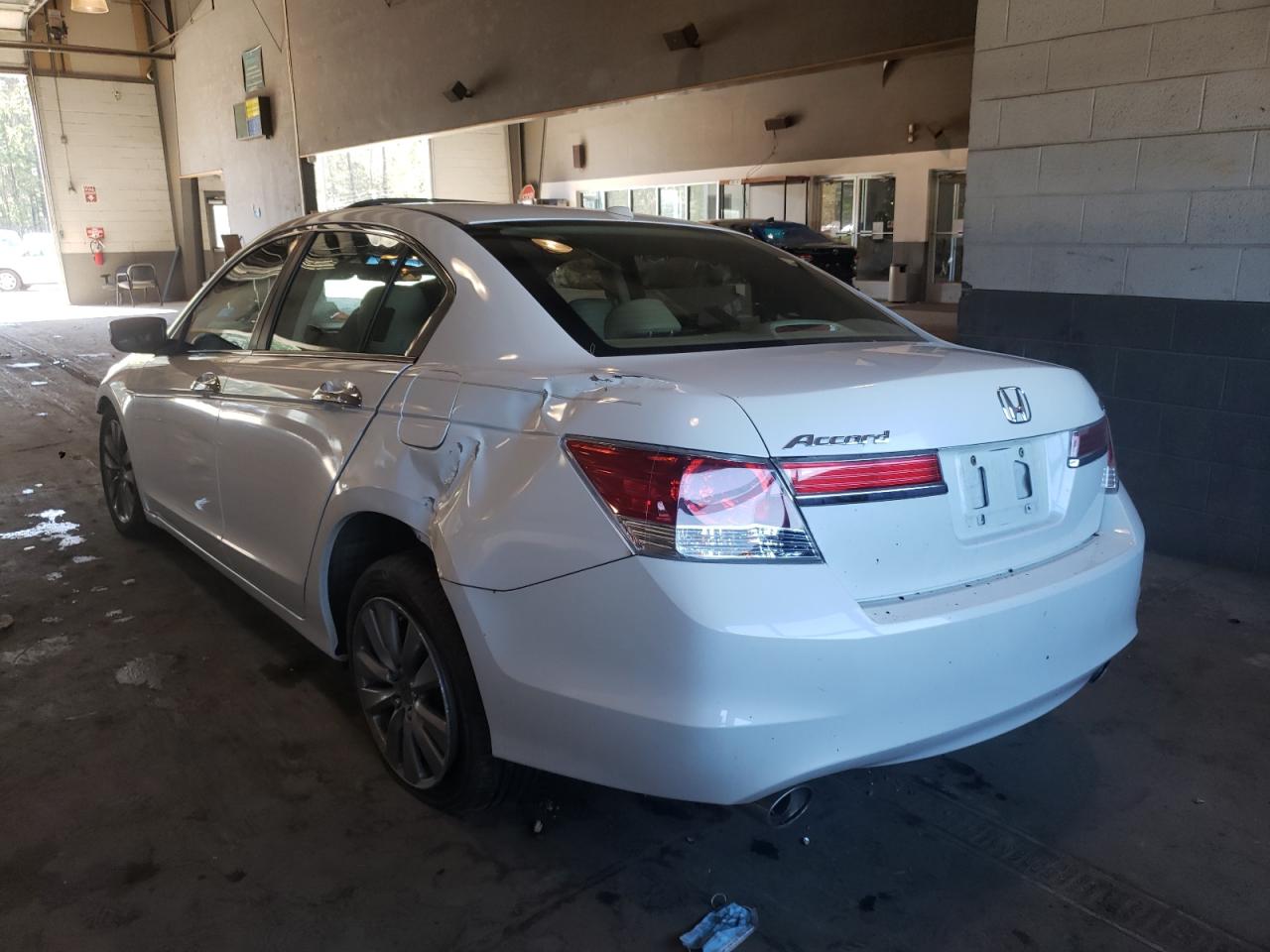 Photo 3 from auction – 2012 HONDA ACCORD EXL with VIN 1HGCP3F86CA021717