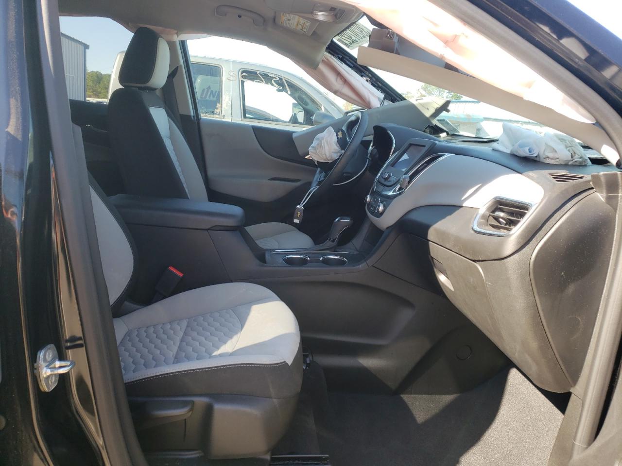 Photo 5 from auction – 2020 CHEVROLET EQUINOX LS with VIN 2GNAXHEV9L6276876