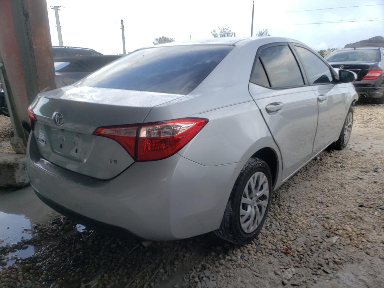 Photo 4 from auction – 2017 TOYOTA COROLLA L with VIN 2T1BURHE6HC837239