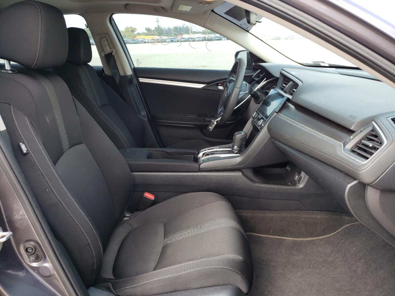 Photo 5 from auction – 2017 HONDA CIVIC EX with VIN 19XFC2F78HE038077