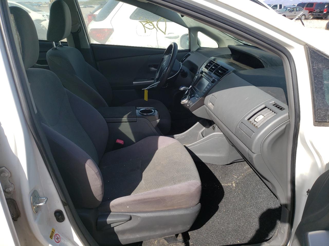 Photo 5 from auction – 2013 TOYOTA PRIUS V with VIN JTDZN3EU3D3197451