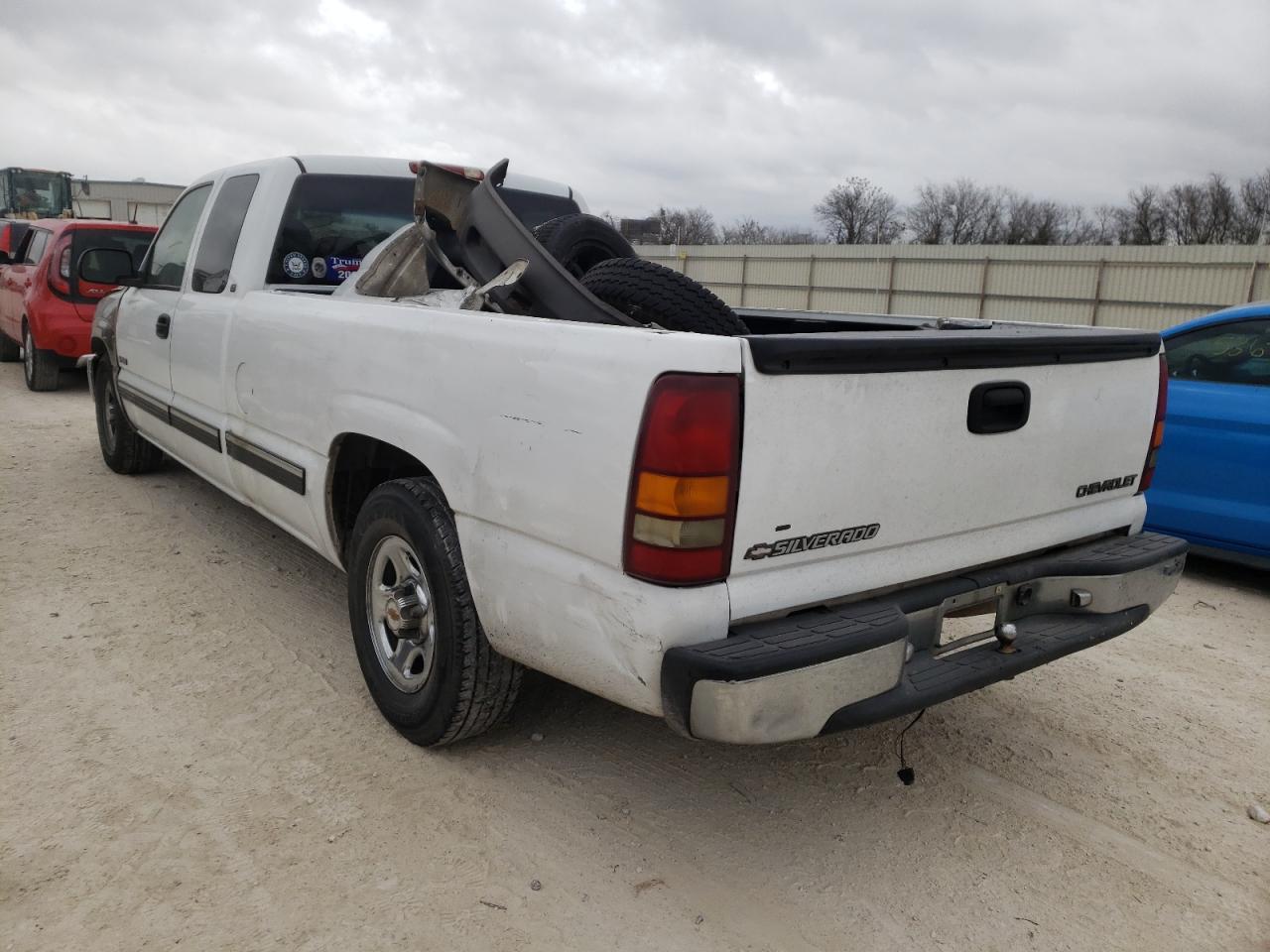 Photo 3 from auction – 2000 CHEVROLET SILVERADO with VIN 1GCEC19T9YE100029