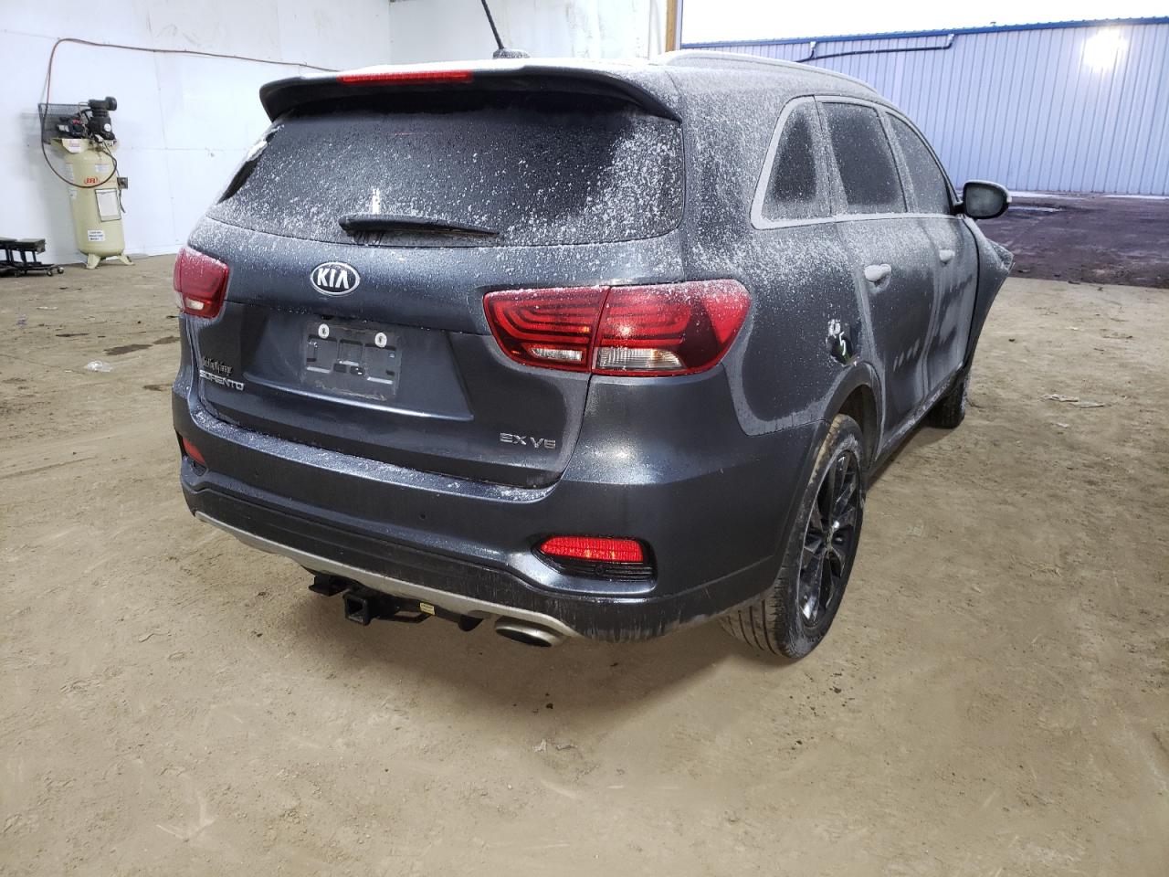 Photo 4 from auction – 2020 KIA SORENTO EX with VIN 5XYPHDA52LG678935