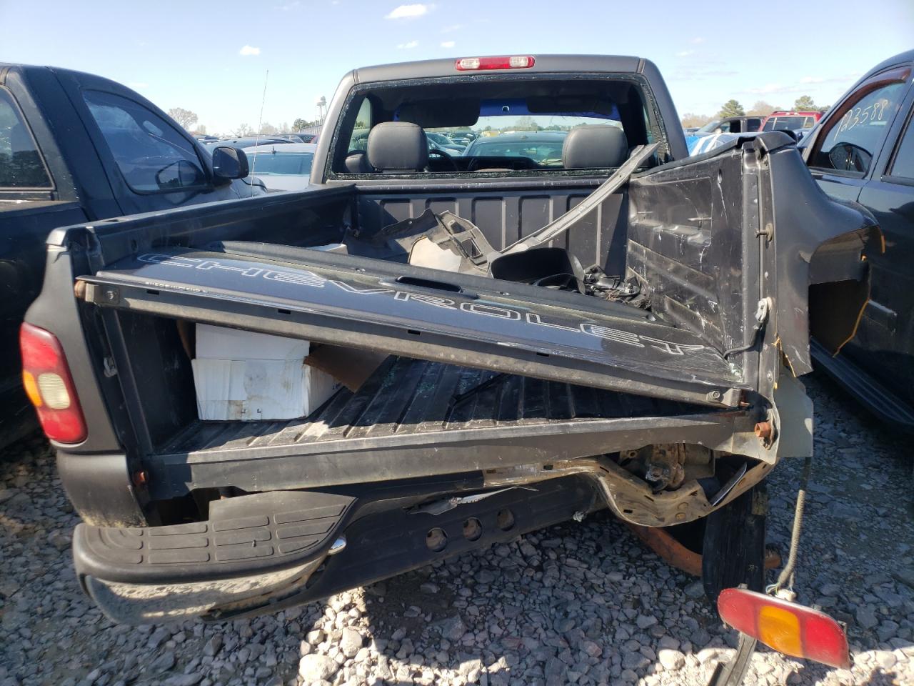 Photo 6 from auction – 2000 CHEVROLET SILVERADO with VIN 1GCEC14W9YZ196688