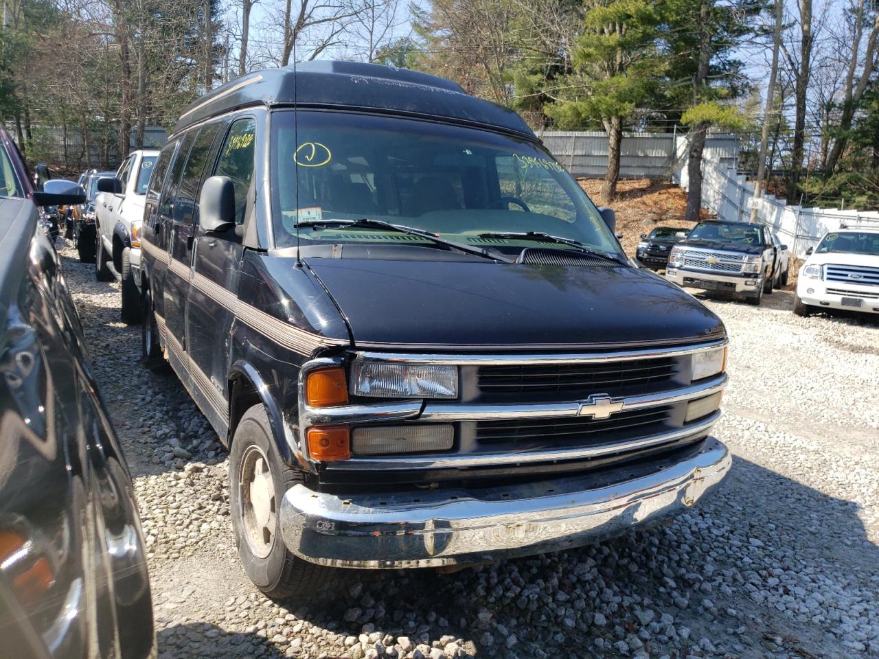 CHEVROLET EXPRESS G1 2000 with VIN 1GBFG15M8Y1106519 - Photo from auction