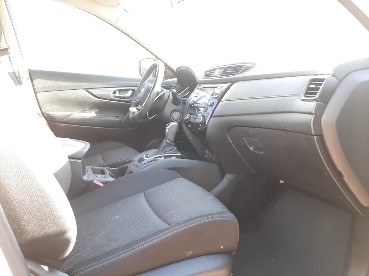 Photo 5 from auction – 2017 NISSAN ROGUE S with VIN JN8AT2MT0HW153454