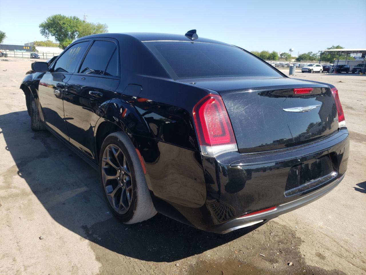Photo 3 from auction – 2016 CHRYSLER 300 S with VIN 2C3CCABG1GH141660