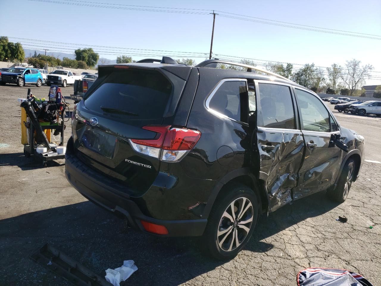 Photo 4 from auction – 2019 SUBARU FORESTER L with VIN JF2SKAUC4KH463777