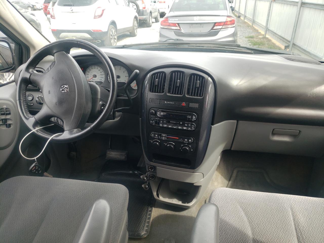 Photo 9 from auction – 2005 DODGE GRAND CARA with VIN 2D4GP44L85R443034