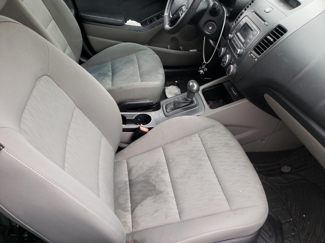 Photo 5 from auction – 2016 KIA FORTE LX with VIN KNAFK4A65G5525001