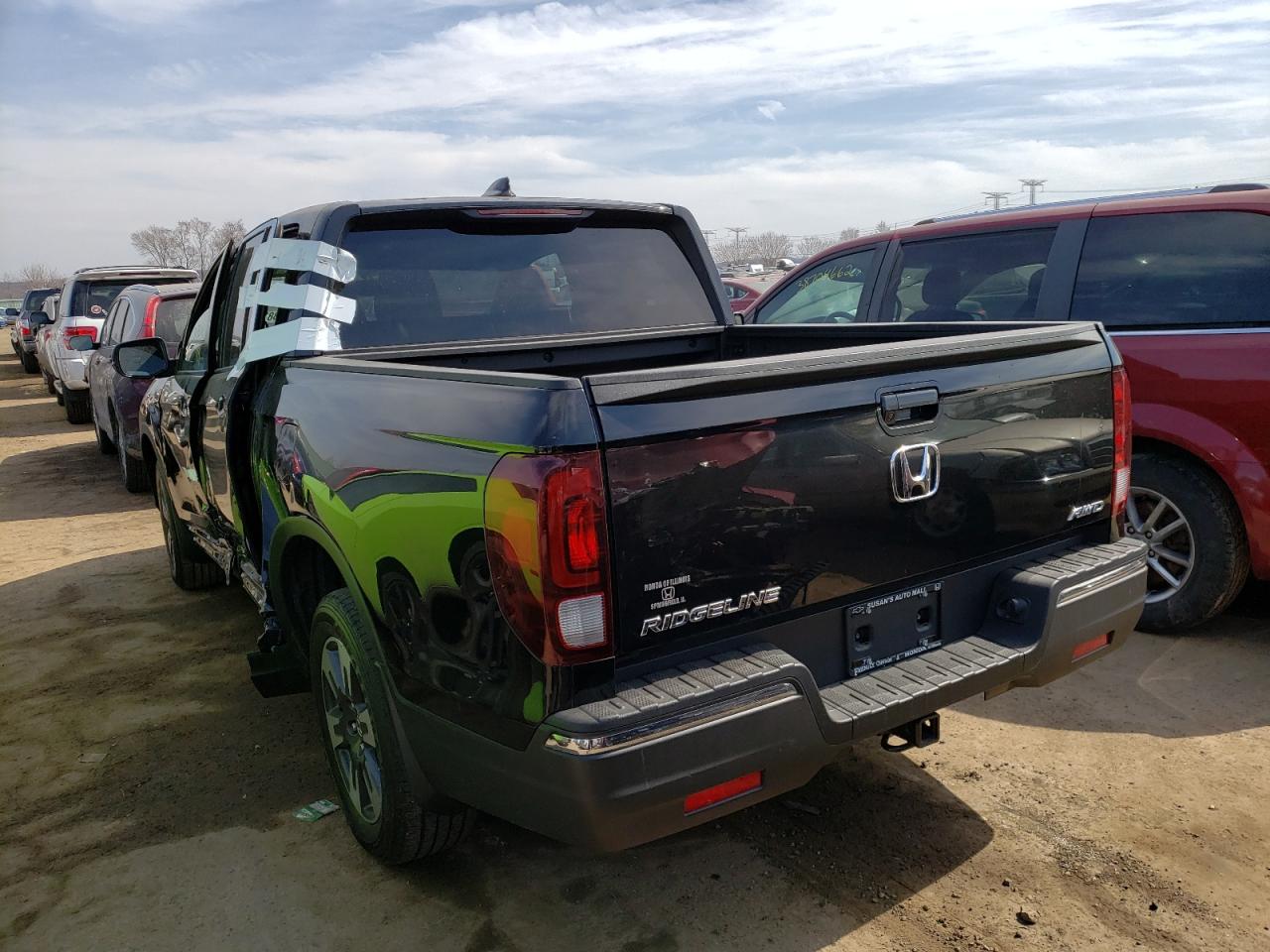 Photo 3 from auction – 2017 HONDA RIDGELINE with VIN 5FPYK3F66HB038637