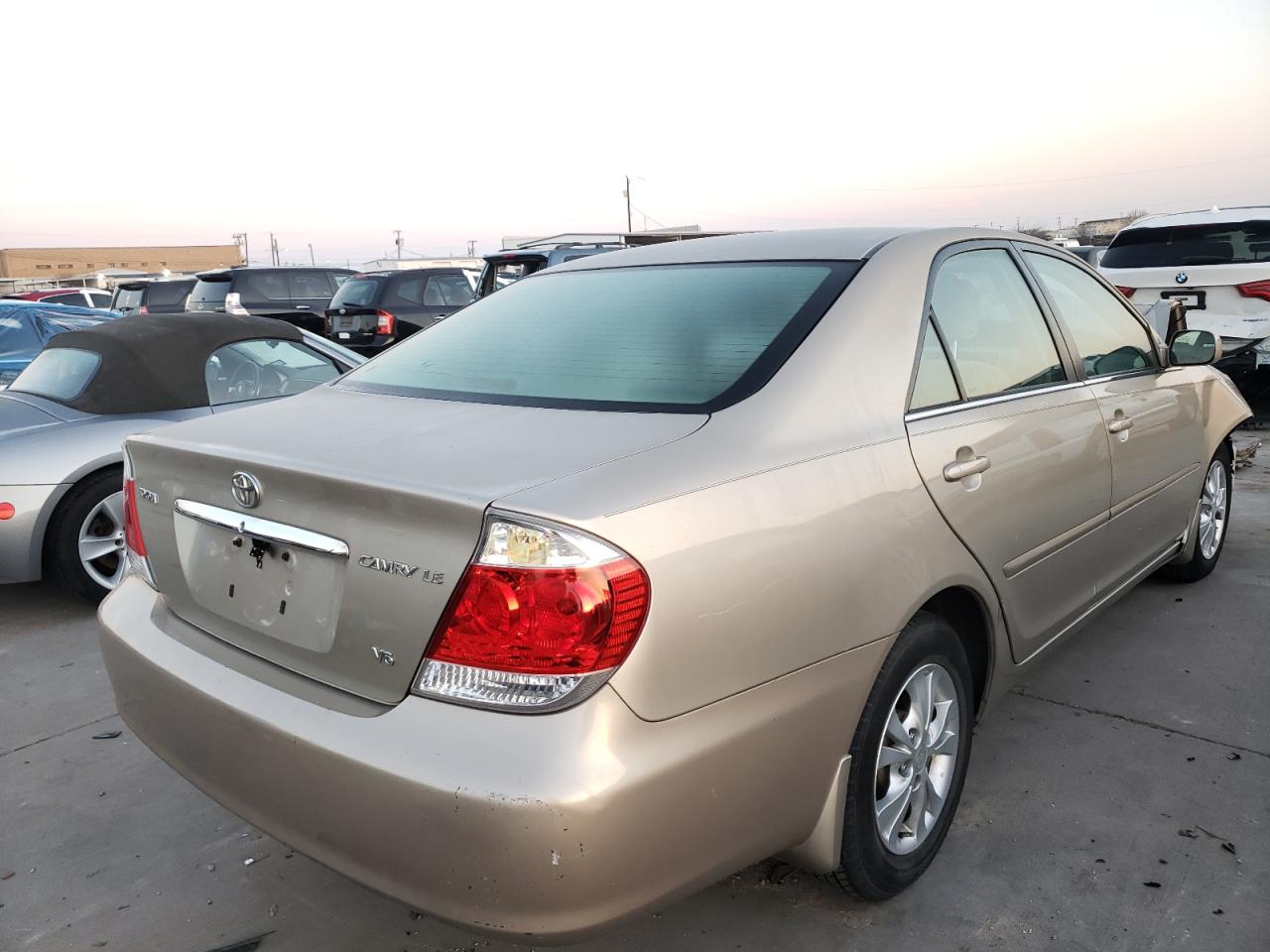 Photo 4 from auction – 2005 TOYOTA CAMRY LE with VIN 4T1BF32K75U105508