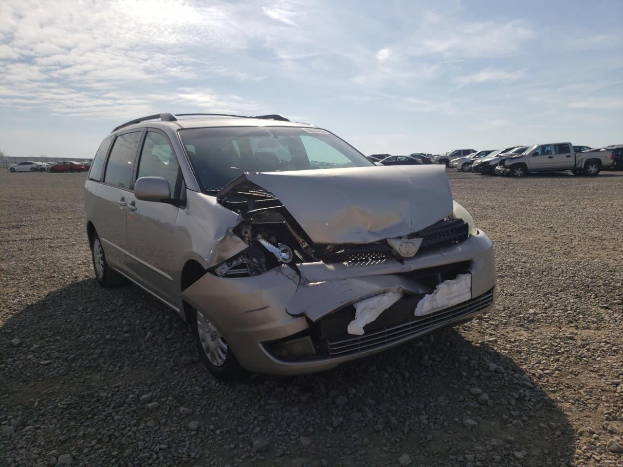 Photo 1 from auction – 2004 TOYOTA SIENNA XLE with VIN 5TDZA22C14S090561