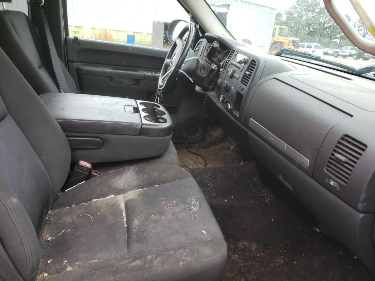 Photo 5 from auction – 2011 CHEVROLET SILVERADO with VIN 1GCRKSE31BZ111784