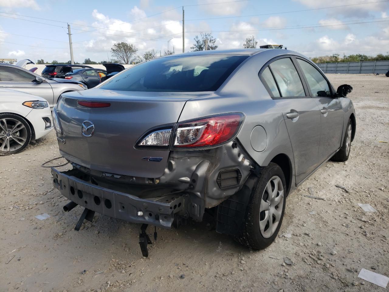 Photo 4 from auction – 2013 MAZDA 3 I with VIN JM1BL1UP5D1824265