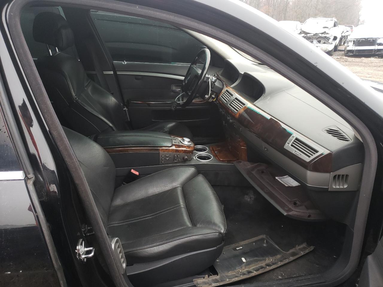 Photo 5 from auction – 2005 BMW 760 LI with VIN WBAGN83575DK11313