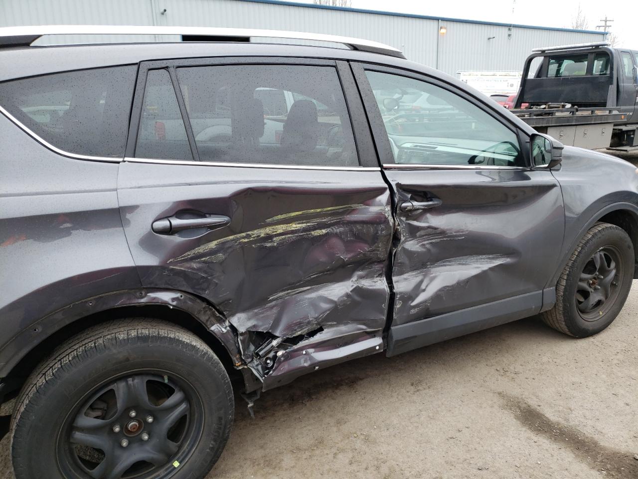 Photo 9 from auction – 2016 TOYOTA RAV4 LE with VIN 2T3BFREV6GW429634
