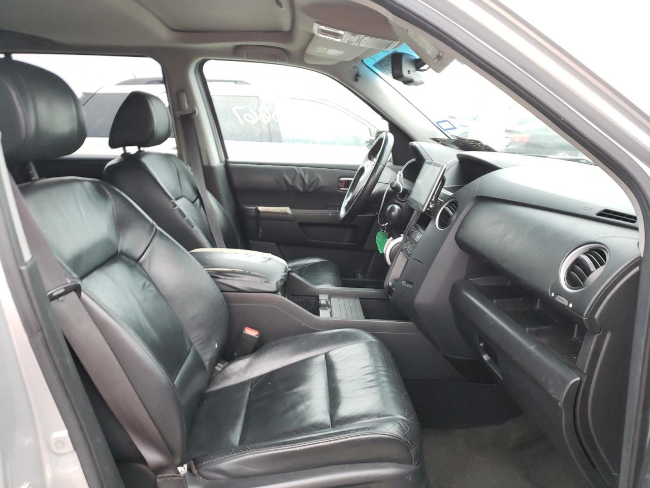 Photo 5 from auction – 2010 HONDA PILOT EXL with VIN 5FNYF3H50AB021632