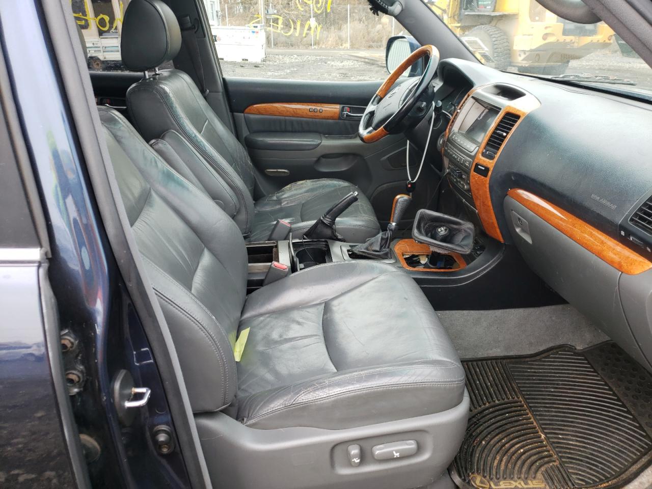 Photo 5 from auction – 2004 LEXUS GX 470 with VIN JTJBT20X240036008